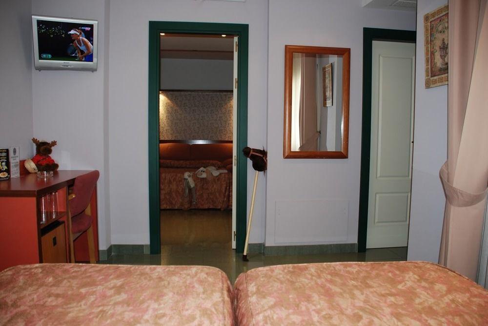 Hotel Jardin De ארנחואז מראה חיצוני תמונה